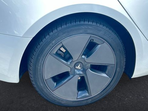 Used 2023 Tesla Model 3 Standard Range RWD image 17