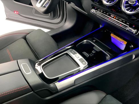Certified 2025 Mercedes-Benz GLB 35 AMG 4MATIC image 22