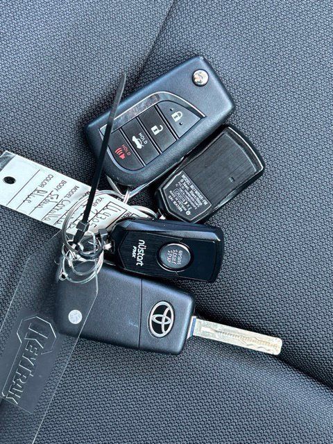Used 2025 Toyota Corolla LE AWD/4WD image 49