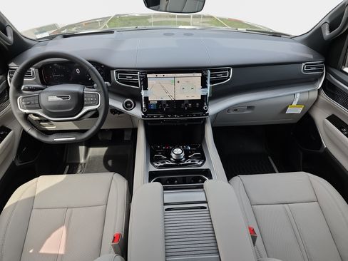 New 2026 Jeep Grand Wagoneer L Limited AWD/4WD image 9