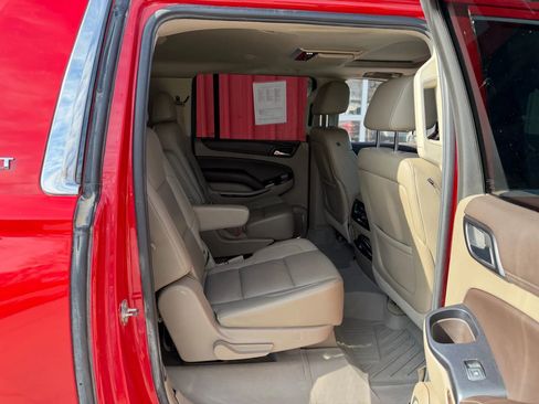 Used 2015 Chevrolet Suburban LT image 16