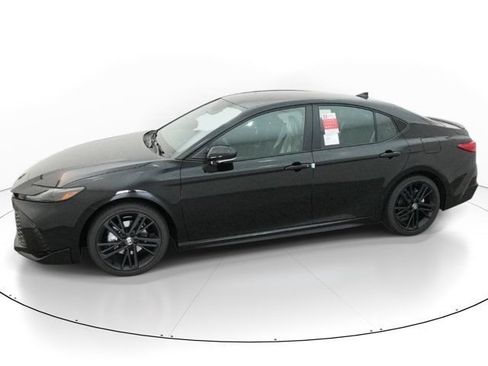 New 2026 Toyota Camry Hybrid FWD image 1