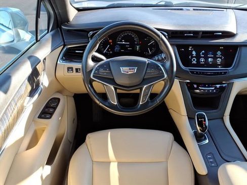 Used 2019 Cadillac XT5 AWD image 7
