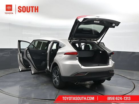 Used 2023 Toyota Venza LE AWD/4WD image 58