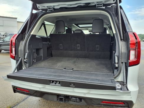 Certified 2025 Ford Expedition Max Active AWD/4WD image 11