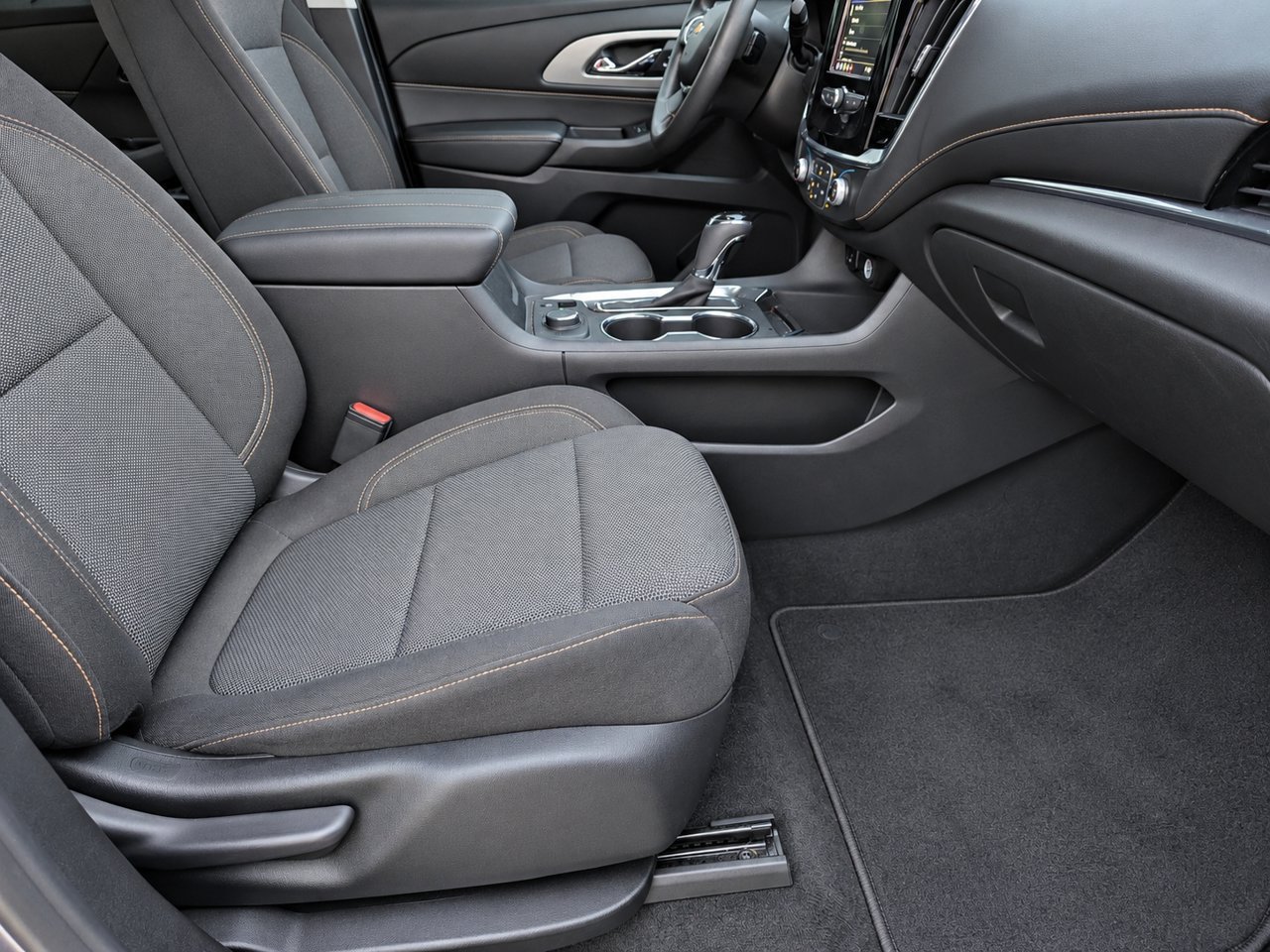 Used 2020 Chevrolet Traverse LS FWD image 32