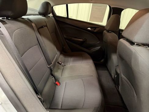 Used 2018 Chevrolet Cruze LT image 17