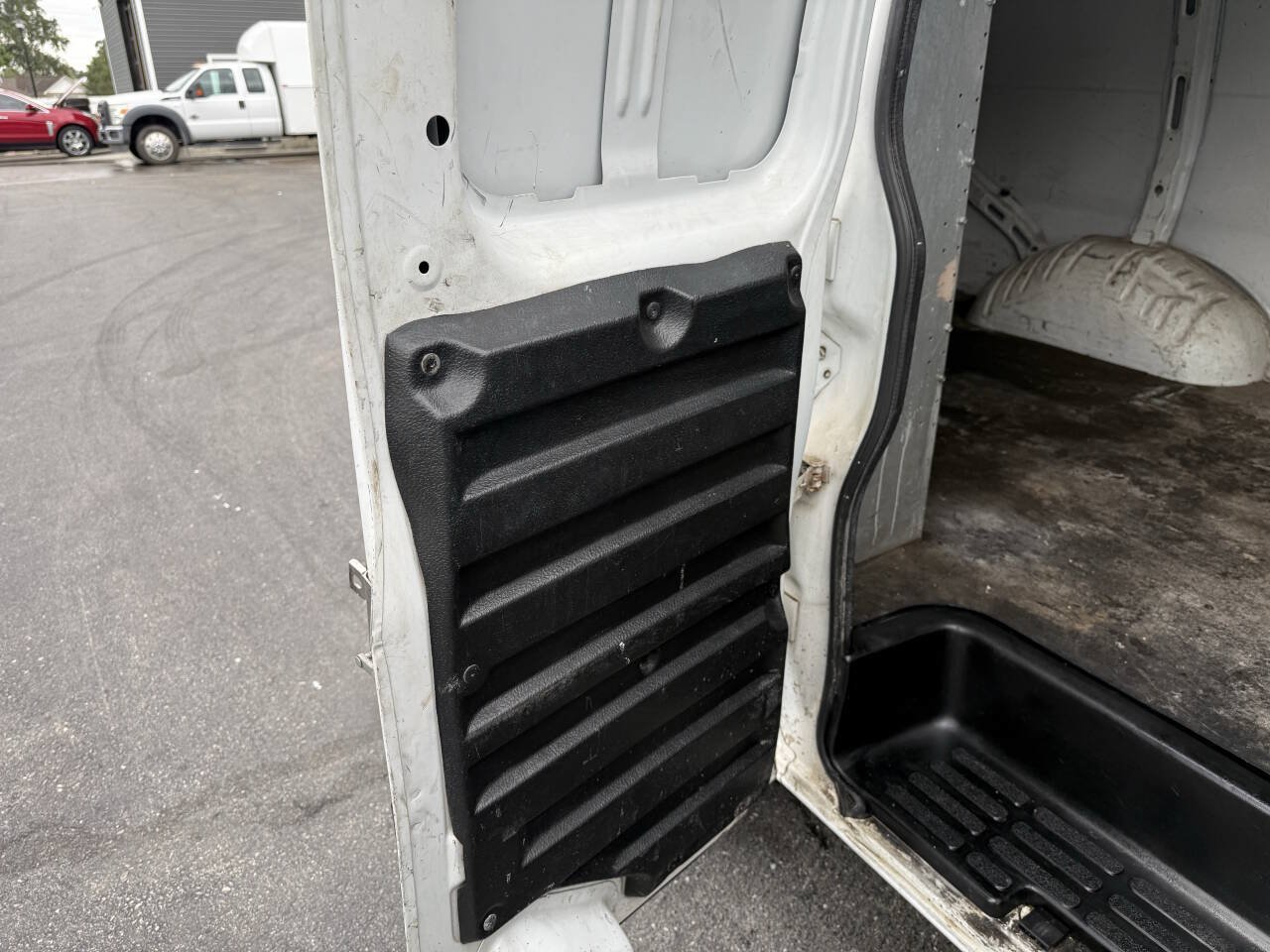 Used 2017 Chevrolet Express 2500 RWD image 13
