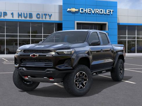 New 2026 Chevrolet Colorado ZR2 w/ Technology Package AWD/4WD image 6