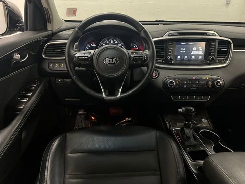 Used 2017 Kia Sorento EX w/ EX Premium Package FWD image 16