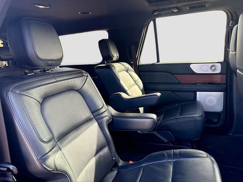 Used 2023 Lincoln Navigator L Reserve AWD/4WD image 31