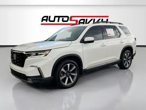 Used 2025 Honda Pilot Elite image 3