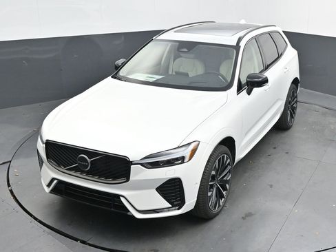 New 2026 Volvo XC60 B5 Ultra w/ Climate Package image 33