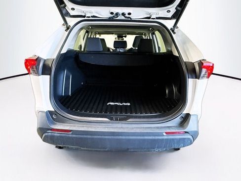 Used 2021 Toyota RAV4 XLE w/ Convenience Package AWD/4WD image 22