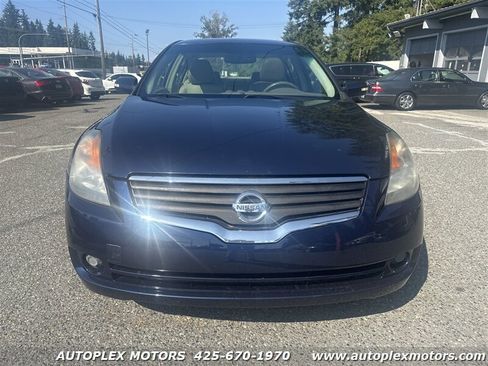 Used 2009 Nissan Altima Hybrid Sedan w/ Connection Pkg image 2