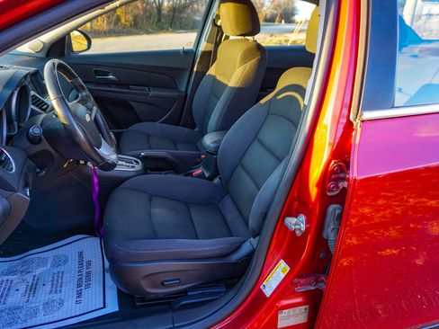 Used 2013 Chevrolet Cruze LT image 18