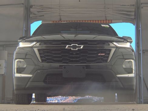 Used 2023 Chevrolet Traverse RS image 4