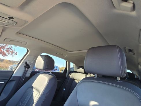 Used 2019 Audi e-tron Premium Plus image 23