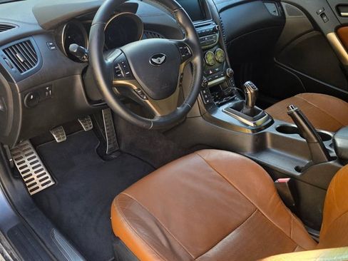 Used 2016 Hyundai Genesis Coupe 3.8 image 5