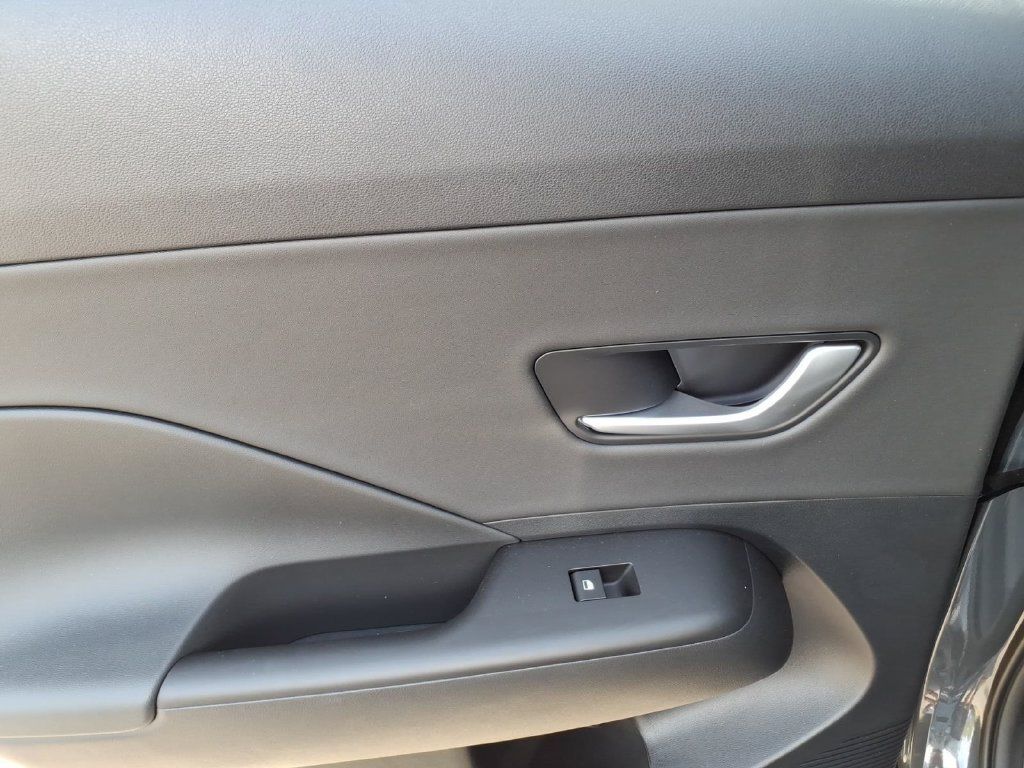 Certified 2026 Hyundai Kona Limited FWD image 9