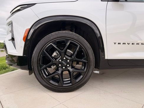 Used 2024 Chevrolet Traverse RS FWD image 20