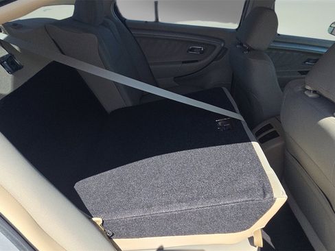 Used 2018 Ford Taurus SE image 17