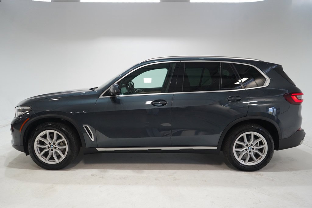 Used 2022 BMW X5 xDrive40i w/ Premium Package AWD/4WD image 4
