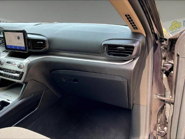 Used 2022 Ford Explorer XLT AWD/4WD image 13