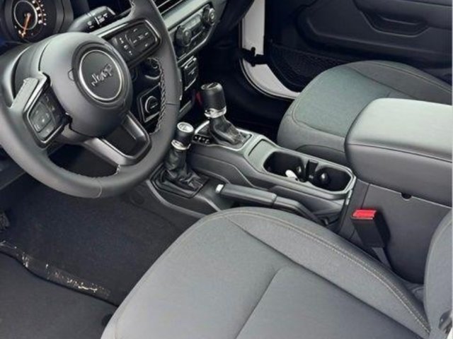 New 2026 Jeep Gladiator Sport AWD/4WD image 11