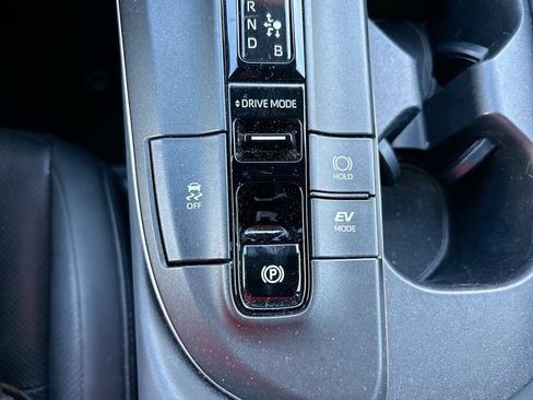 Used 2023 Toyota Crown AWD/4WD image 36
