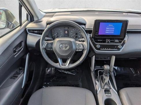 Used 2024 Toyota Corolla Cross LE image 10