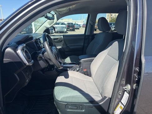 Used 2022 Toyota Tacoma SR5 image 10