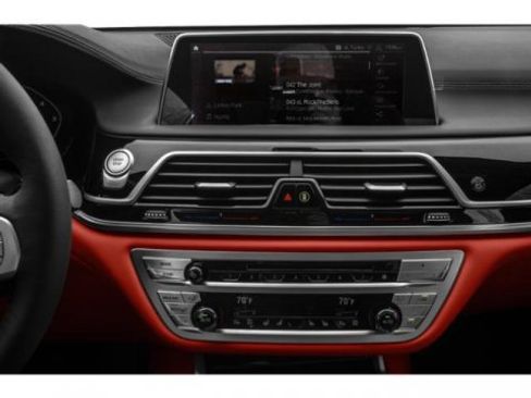 Certified 2022 BMW ALPINA B7 xDrive w/ Luxury Rear Seating Package image 10