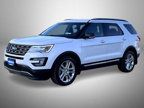 Used 2017 Ford Explorer XLT w/ Equipment Group 202A AWD/4WD image 1