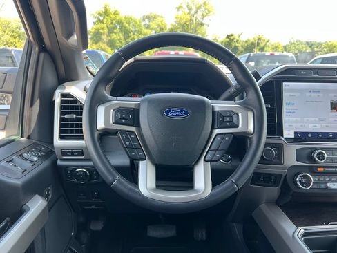 Used 2022 Ford F250 Lariat w/ Black Appearance Package AWD/4WD image 41