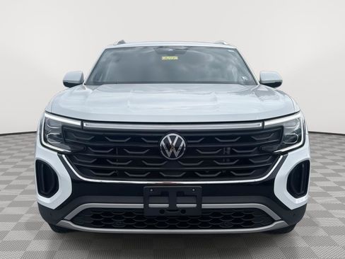 Used 2024 Volkswagen Atlas Cross Sport SE image 2