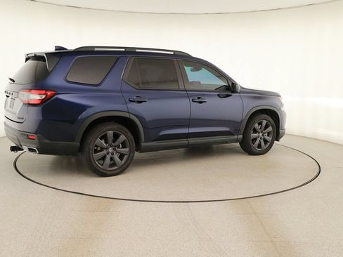 Used 2023 Honda Pilot Sport image 7