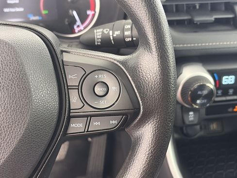 Used 2025 Toyota RAV4 XLE AWD/4WD image 27