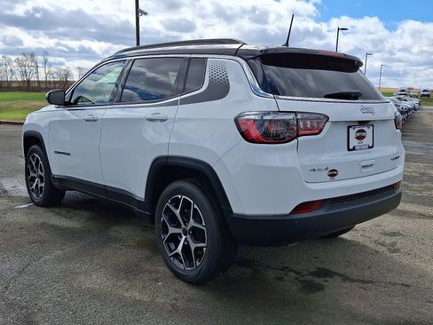 New 2026 Jeep Compass Limited w/ Mopar Graphics Package AWD/4WD image 3