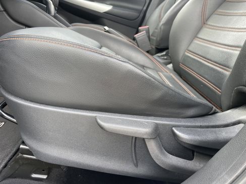 Used 2019 Nissan Kicks SR w/ SR Premium Package image 25