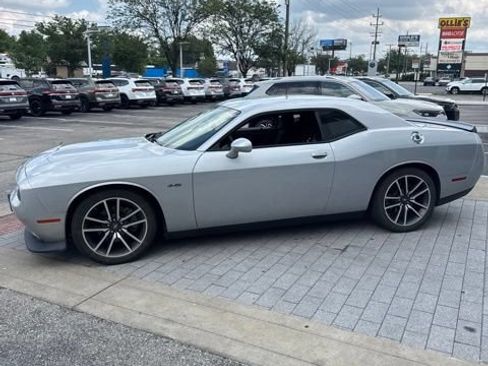 Used 2023 Dodge Challenger R/T RWD image 13