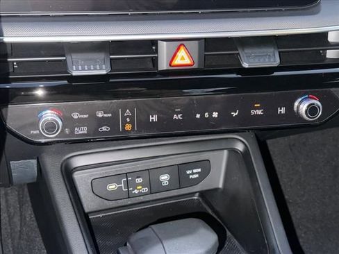 Used 2025 Kia K5 LXS image 16