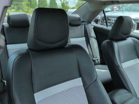 Used 2012 Toyota Camry SE FWD image 7