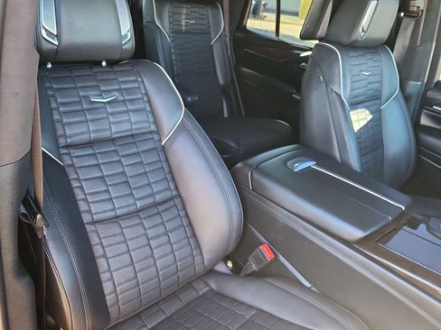 Used 2023 Cadillac Escalade Sport Platinum AWD/4WD image 18