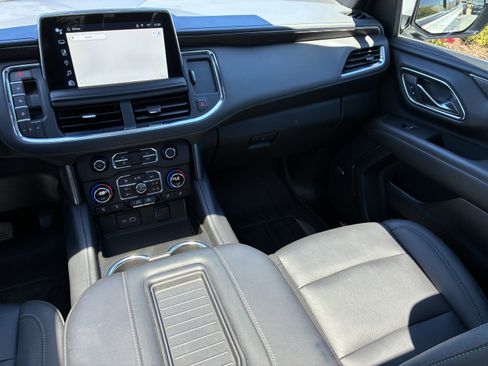 Used 2024 Chevrolet Tahoe Z71 w/ Luxury Package AWD/4WD image 20