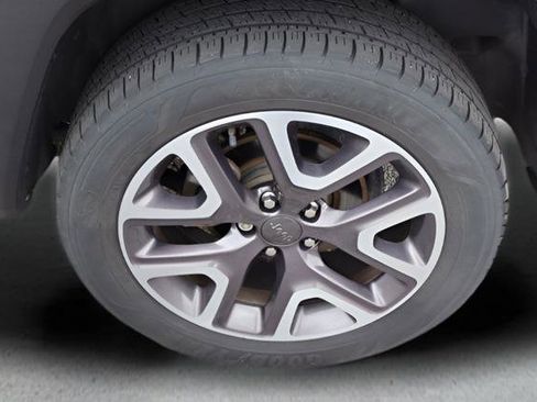 Used 2016 Jeep Renegade Latitude image 12