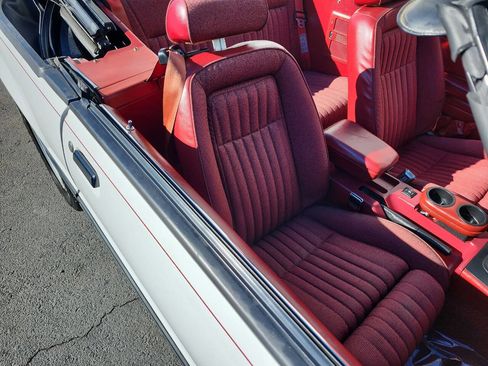 Used 1991 Ford Mustang LX image 39