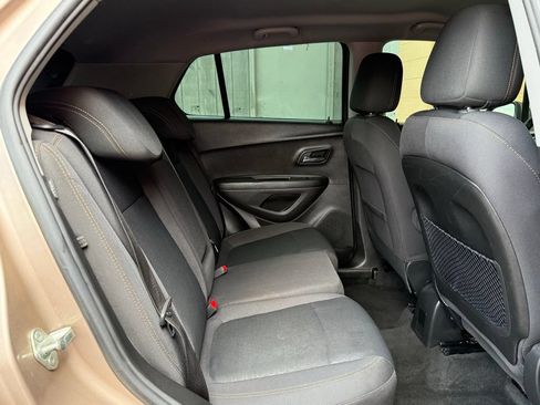 Used 2018 Chevrolet Trax LS FWD image 14