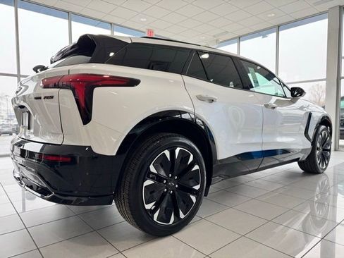 New 2025 Chevrolet Blazer EV RS image 14