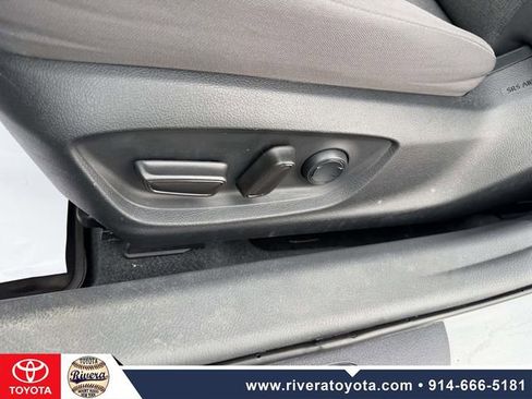 Used 2022 Toyota Camry LE w/ Carpet Mat Package (TMS) image 14